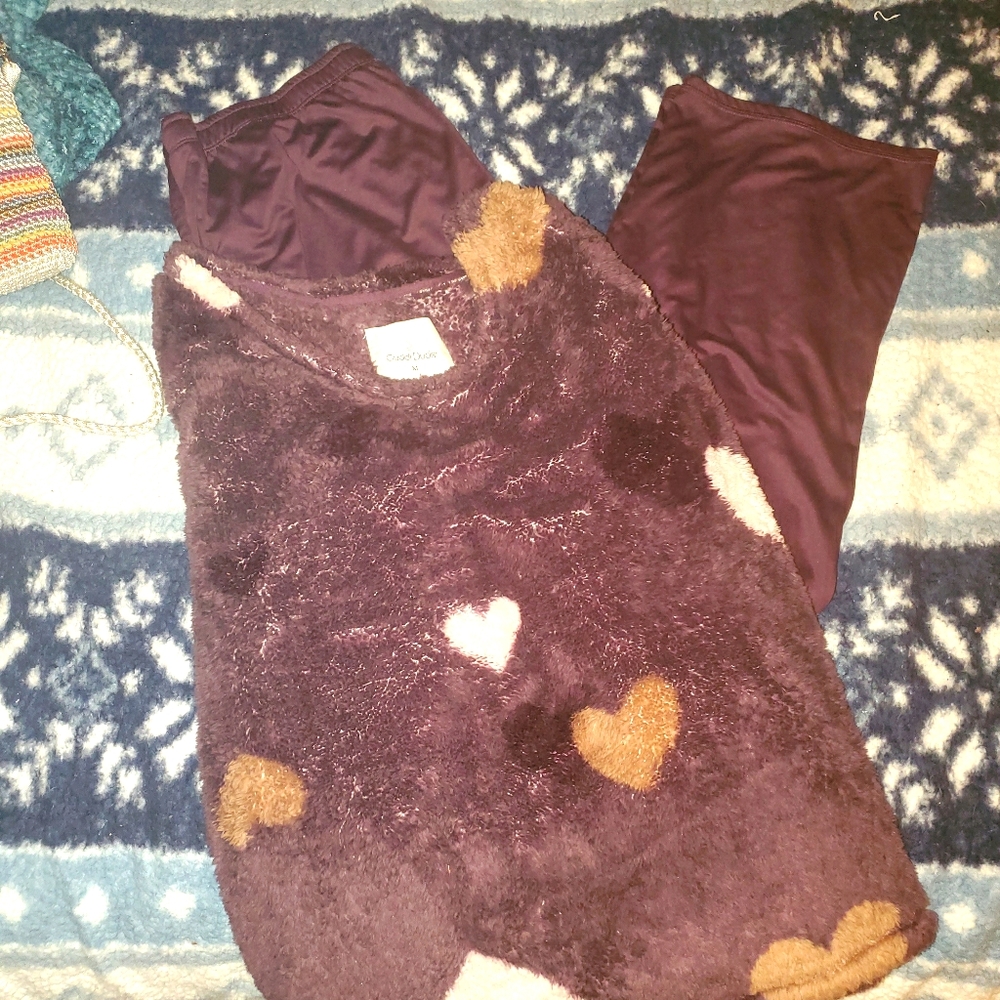 Plum Cuddl Duds matching PJ set. Size M